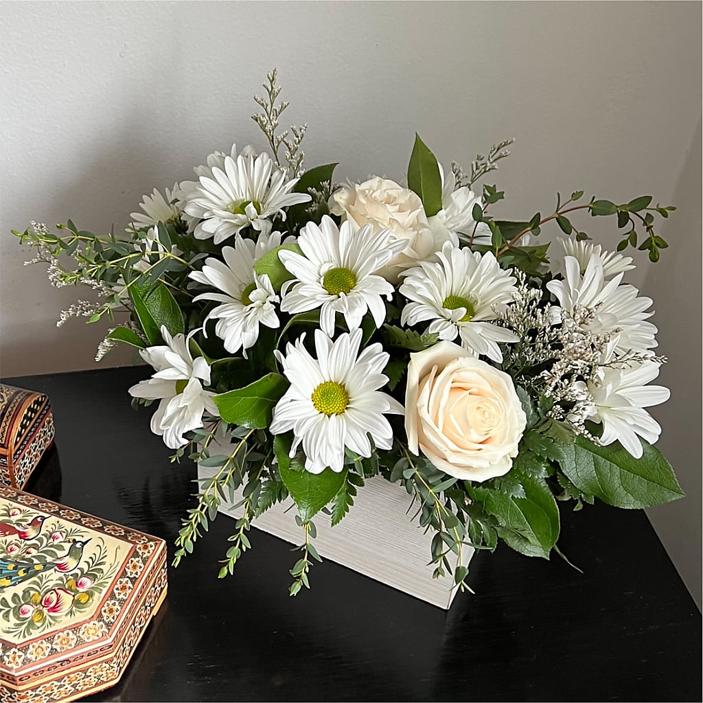 Fresh Linen Box Bouquet –  Love Blossoms Florist, Lexington NC