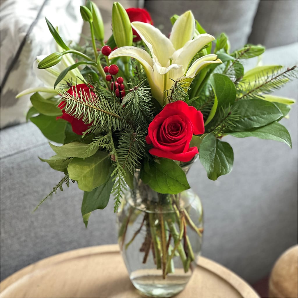 Sparkling Snowflakes Bouquet –  Love Blossoms Florist, Lexington NC